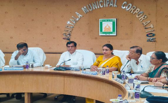 AMC Mayor Dipak Majumder holds meeting for proper management during idol immersion.